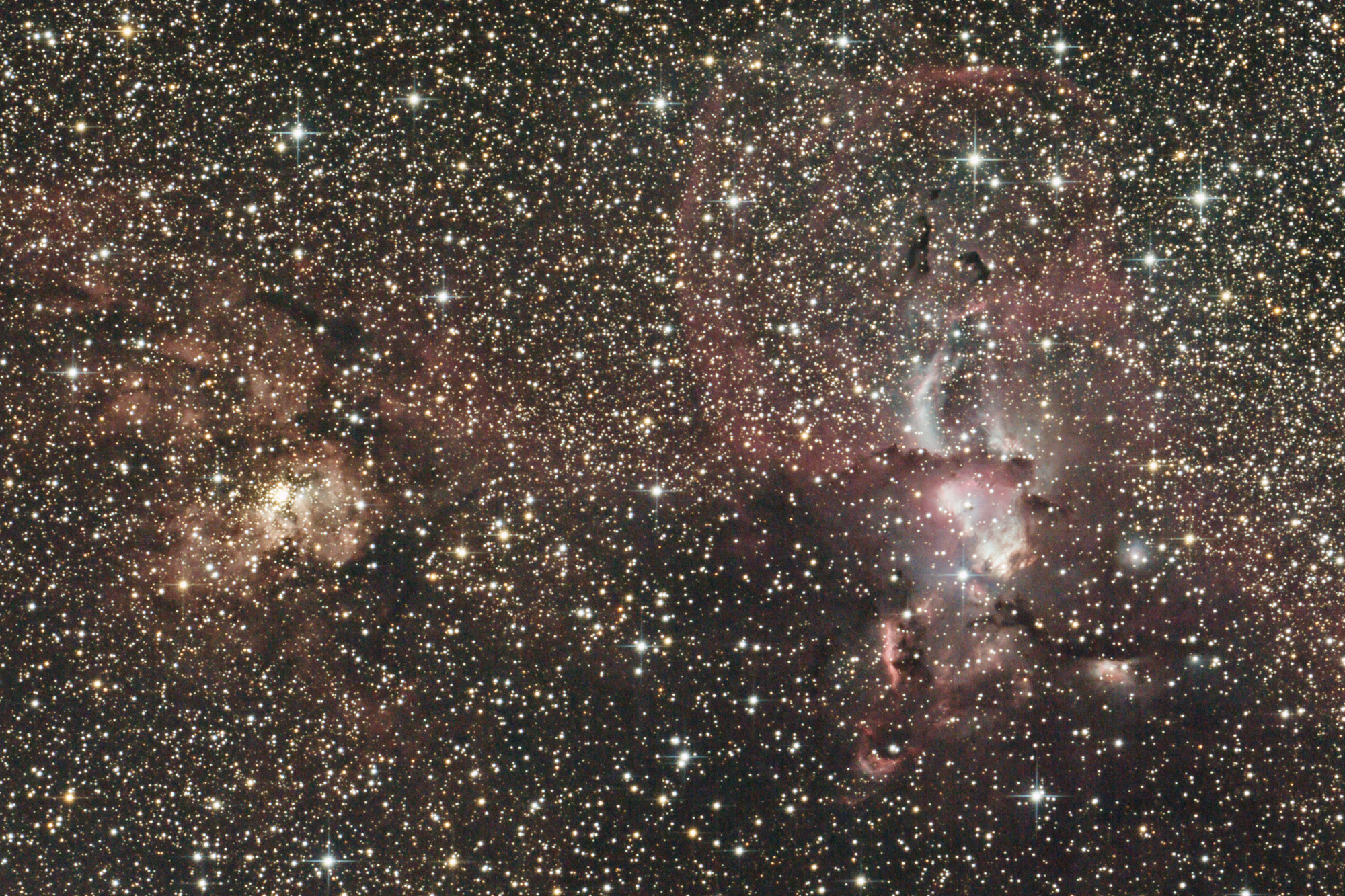 Near and far nebulae in Carina