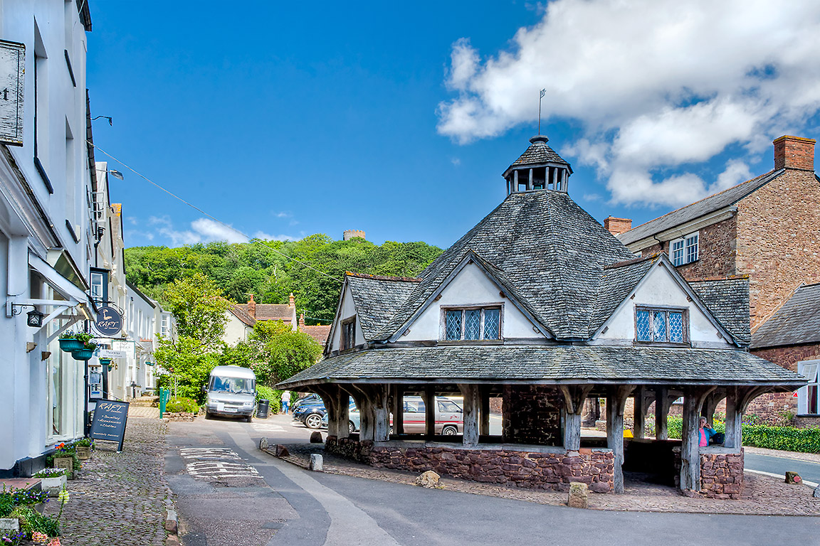 The Yarn Market, Dunster (1540)