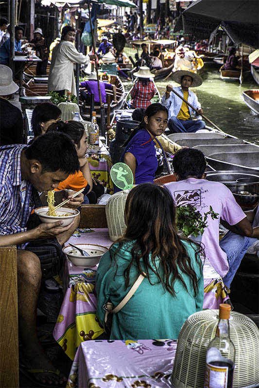 Damnoen Saduak le march flottant