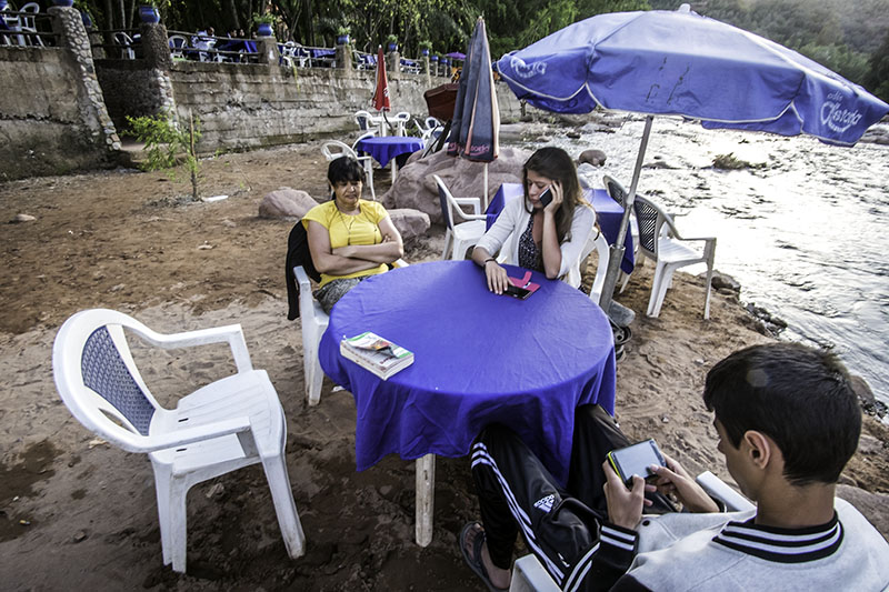 Diner au bord de leau