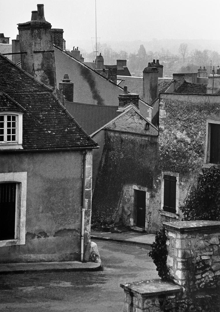 village in Bourgogne (1981)