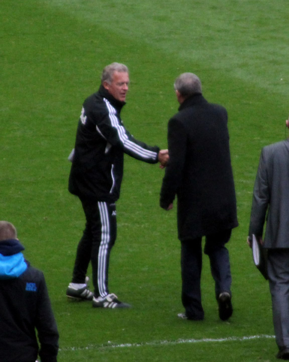 Sir Alex is Honoured to Meet a Legend of the Game!