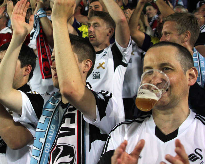 The Eco-Friendly Swedish Edible Beer Glass