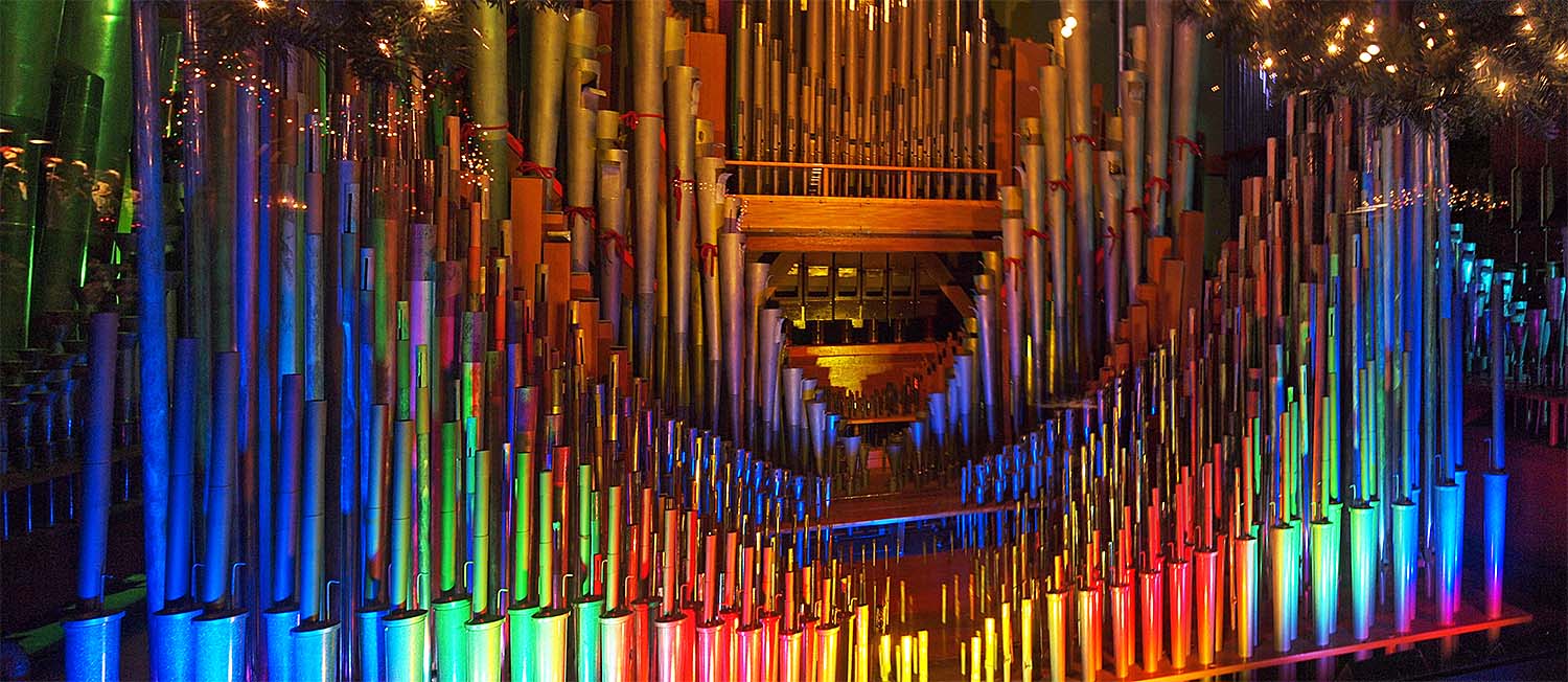 Pipes of the Mighty Wurlizer organ