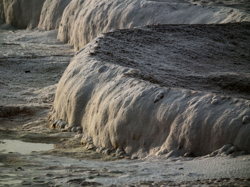  Pamukkale_empty travertines detail