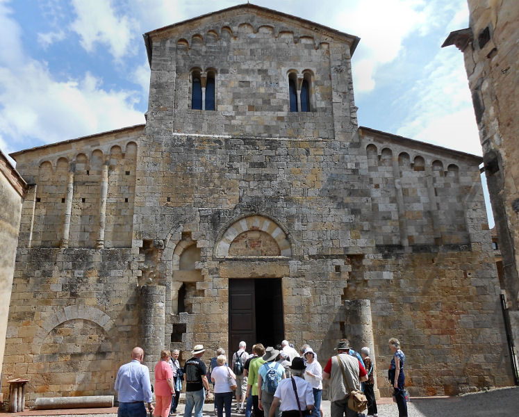 Badia a Isola_abbey