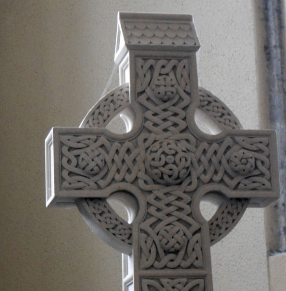 Galway City_St Nicholass church_Celtic cross