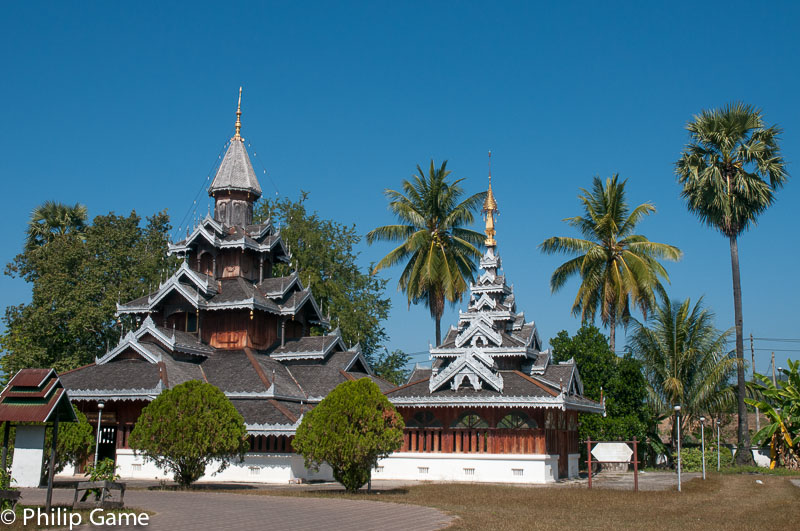 Wat Hua Wiang, Burmese in style