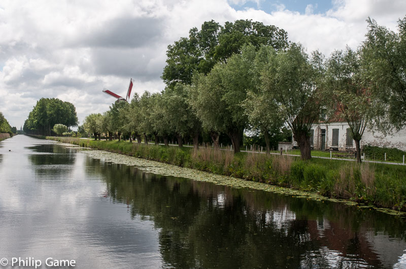 The Dammevaart canal links Bruge with Damme