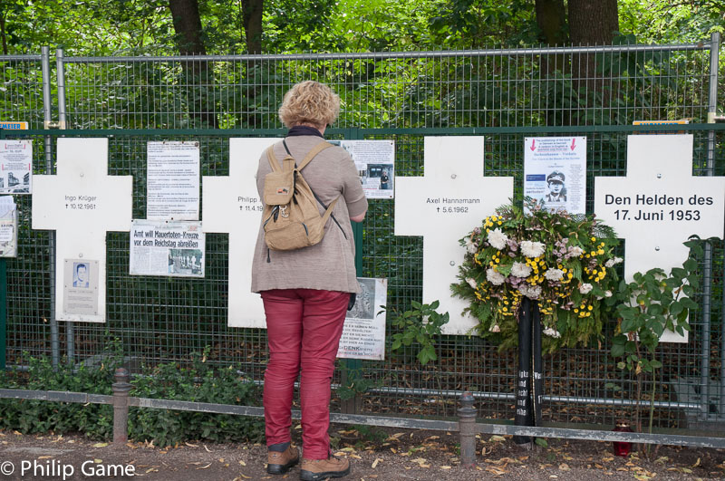 Unofficial memorial to murdered would-be escapees over the Berlin Wall