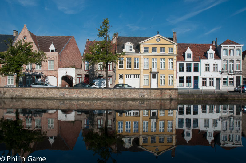 Houses fronting the Lange Rei, or Long Canal