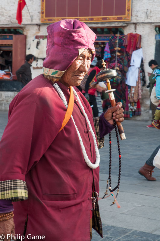Pilgrims on the Barkhor circuit, Lhasa