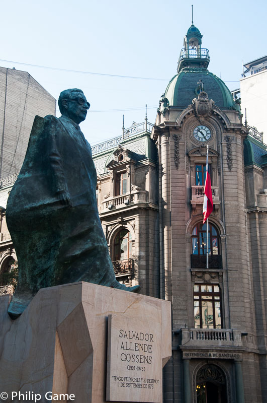 Statue of the martyred president Allende