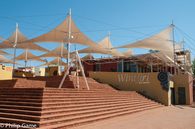 Wintjiri Arts & Museum, a gallery at the Ayers Rock Resort
