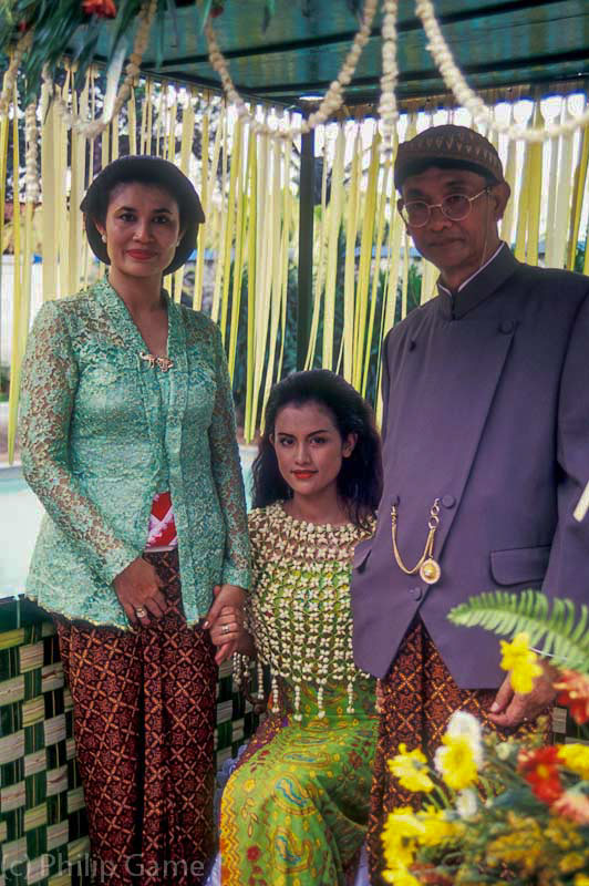Javanese bride with her parents