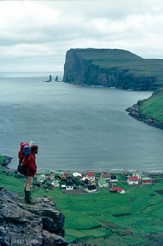 View of Tjornuvik - Gezicht op Tjornuvik
