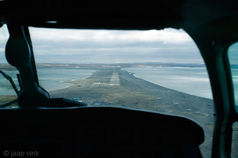 Gambell Airport Runway- Gambell Airport Landingsbaan  