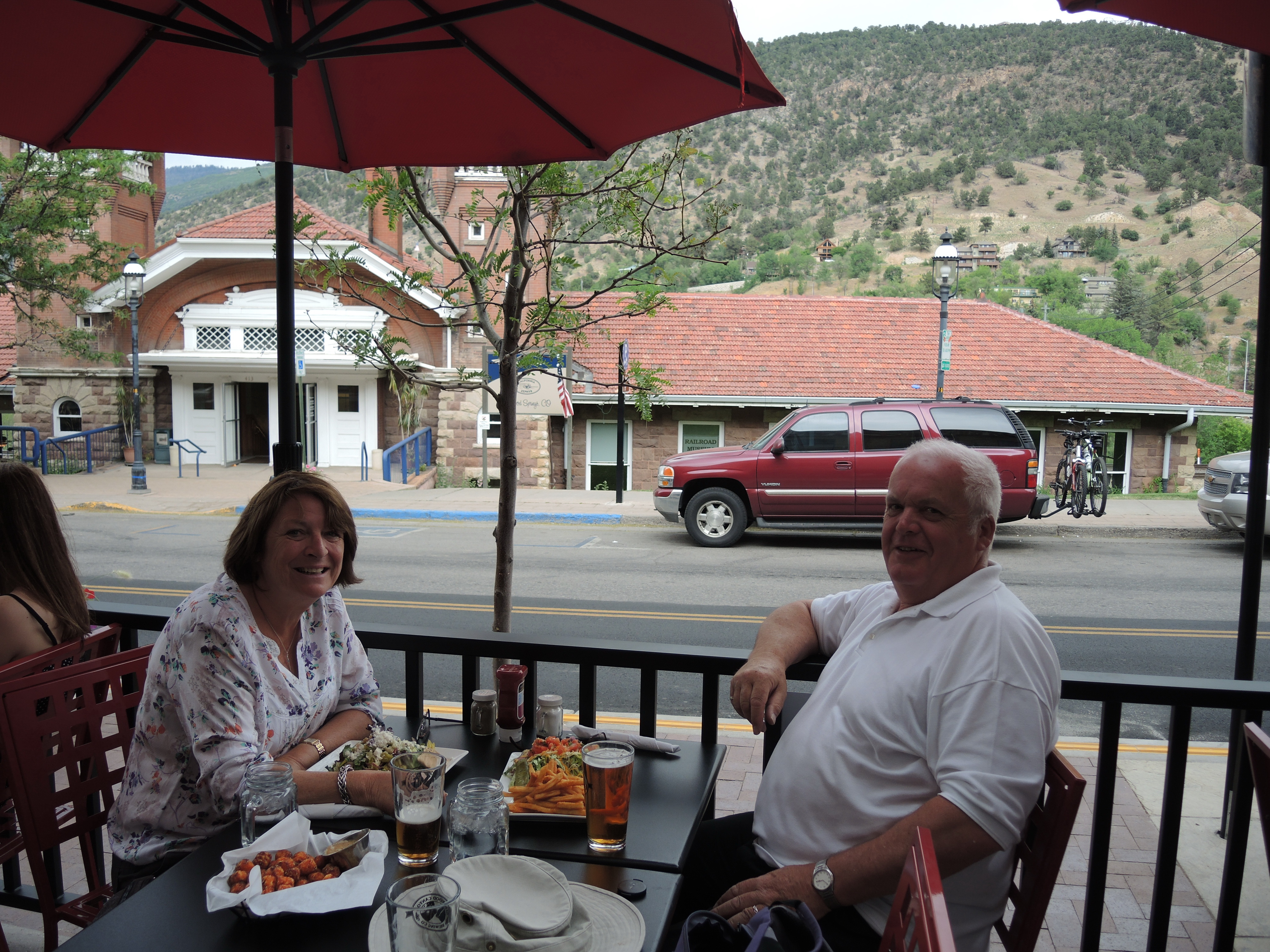 Opposite the rail station Glenwood Springs