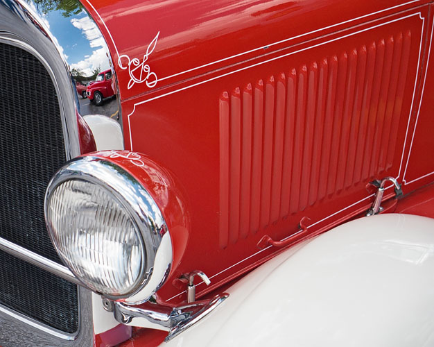 Red n White Pickup Fender n Headlamp