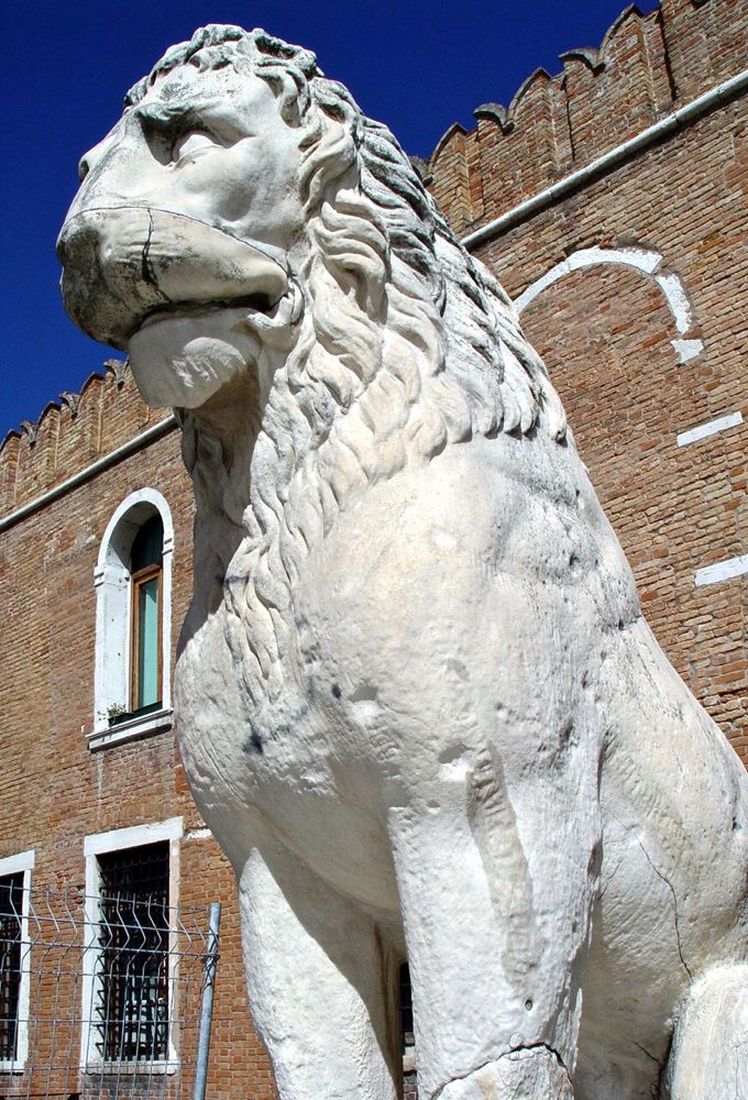 Venice August 2004 Piraeus lion with Viking runic inscription.