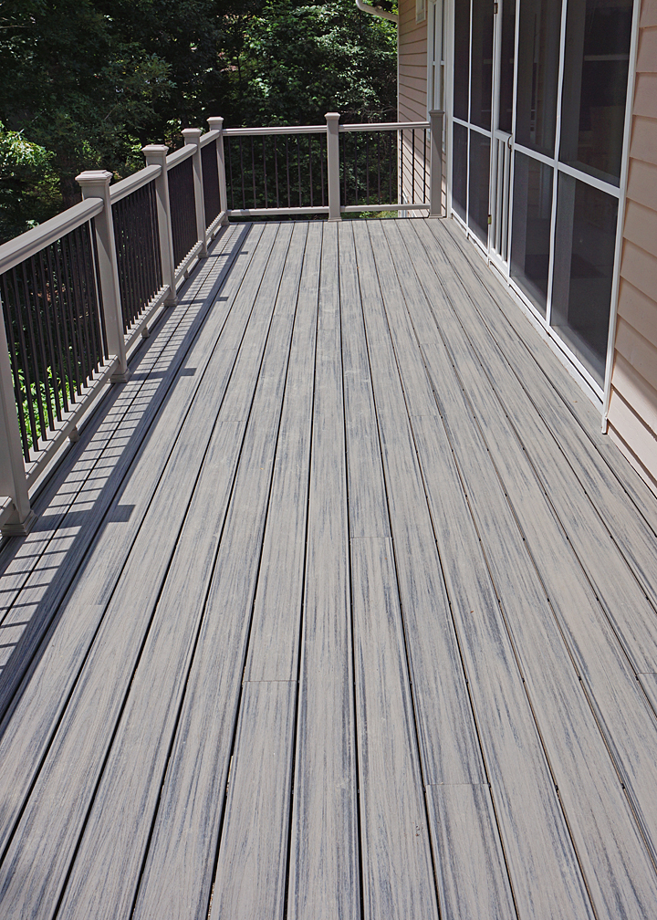 NEW TREX TRANSCEND DECK  -  ISLAND MIST COLOR DECKING  -  GRAVEL PATH COLOR RAIL AND POSTS