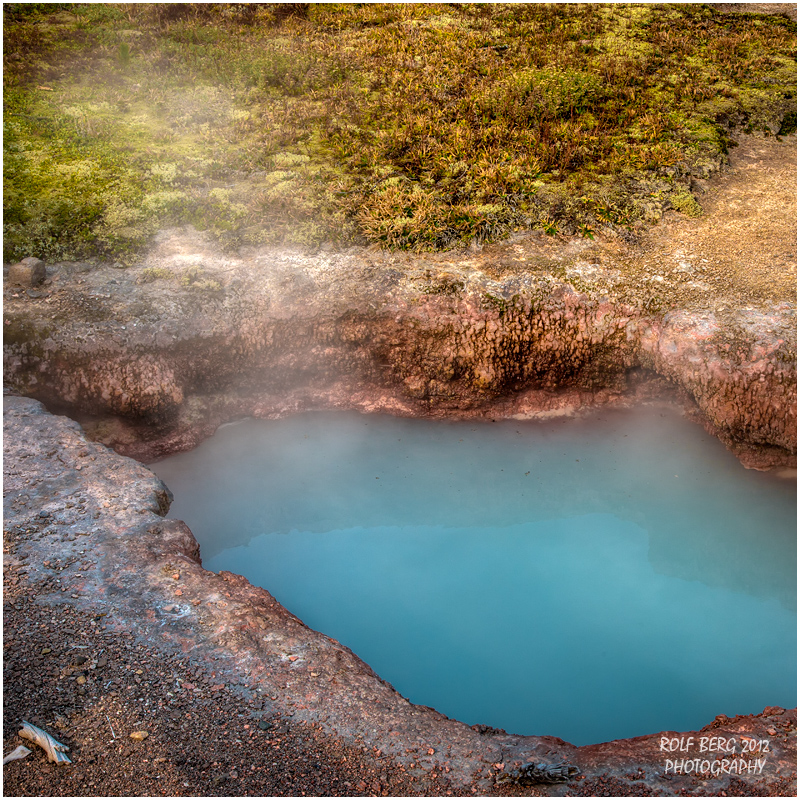 Blue milky pool at Artists Paintpots
