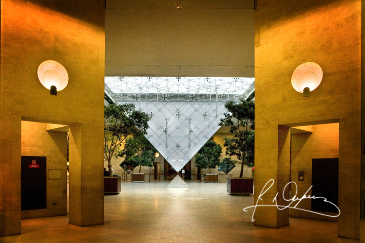Gallerie en desous du louvre