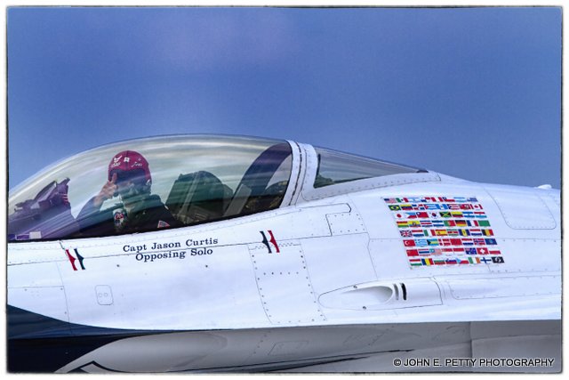 Thumbs Up_MG_9475.jpg