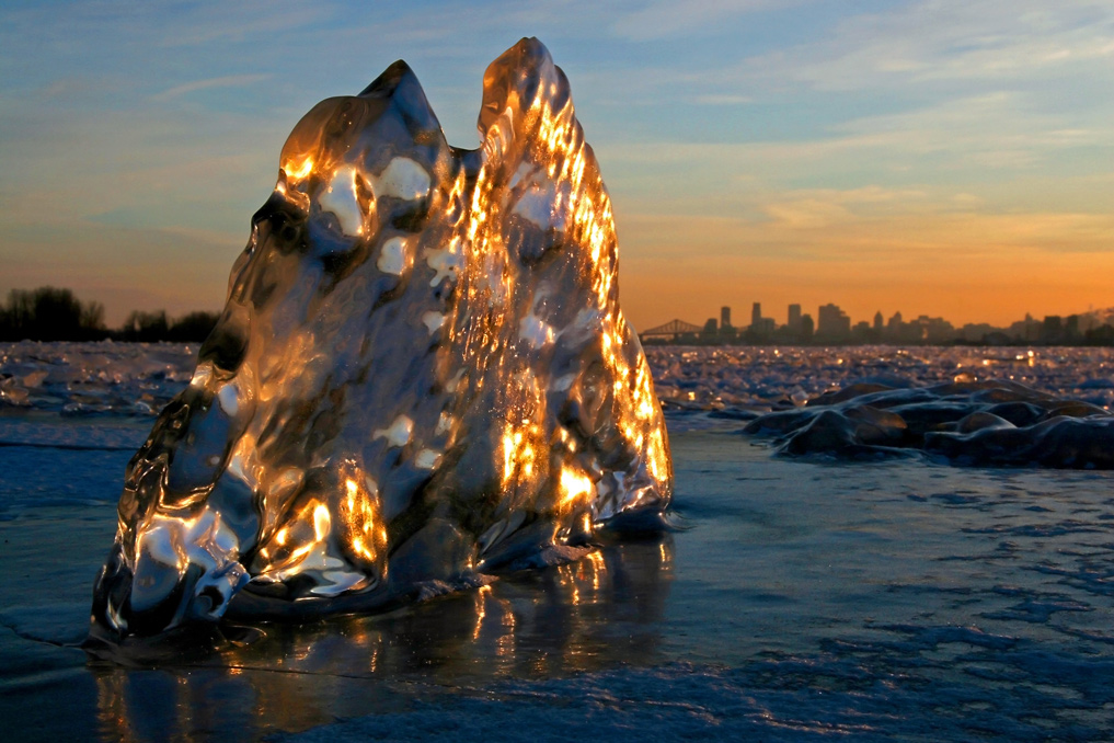 LE VAISSEAU DOR / UN ICEBERG  MONTRAL