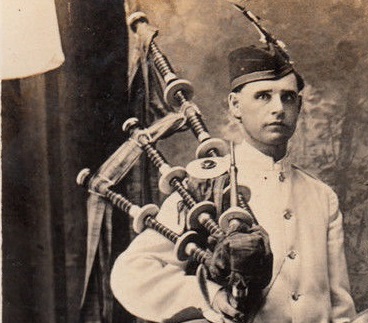 Ontario piper, early 1900s
