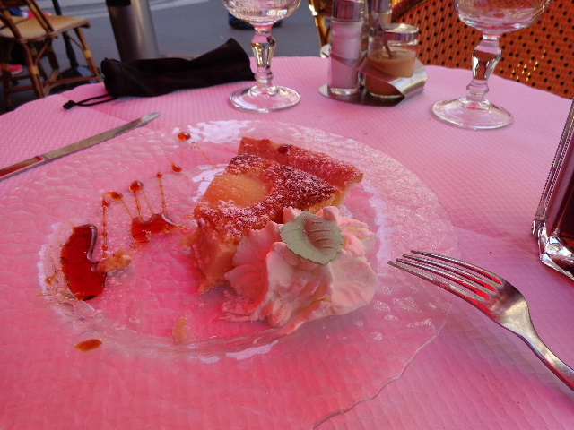 A delicious pear tart! 