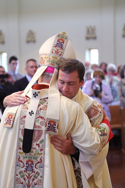 FrBrosamer_Ordination_OLG_-7Jun2013_0094 [400x600].JPG