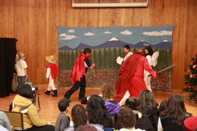 OLG_Christmas_PosadaIII_17Dec2013_0152 [800x533].JPG