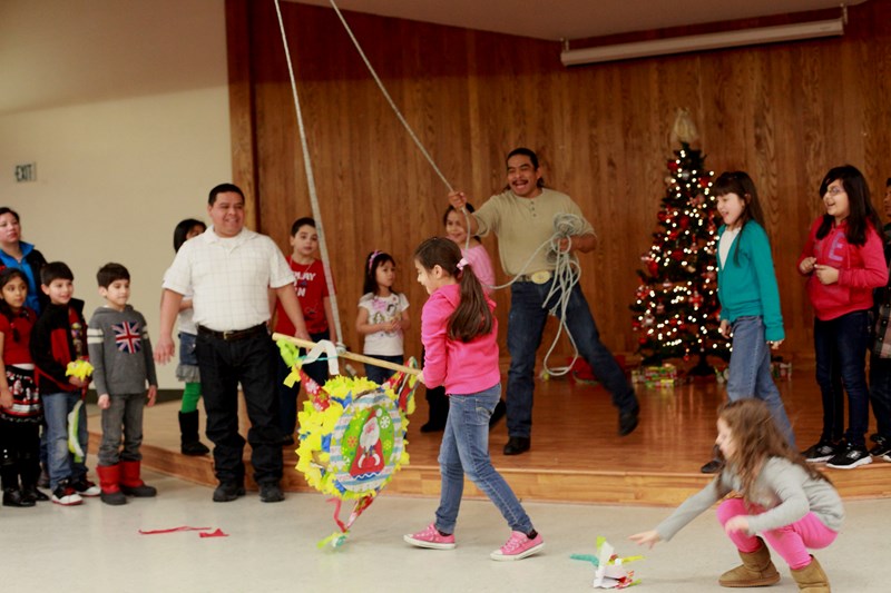 OLG_Christmas_PosadaII_17Dec2013_0096 [800x533].JPG