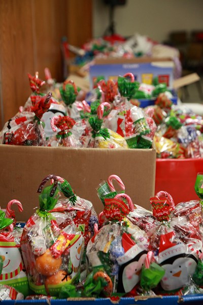 OLG_Christmas_PosadaVI_20Dec2013_0271 [400x600].JPG
