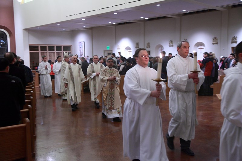 OLG_Midnight_Christmas_Mass_25Dec2013_0098 [800x533].JPG