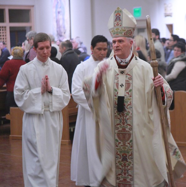 OLG_Midnight_Christmas_Mass_25Dec2013_0100 [598x600].JPG