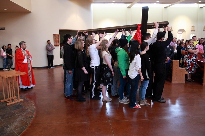 OLG_GoodFridayMass_18Apr2014_0301 [1024x683] [800x534].JPG