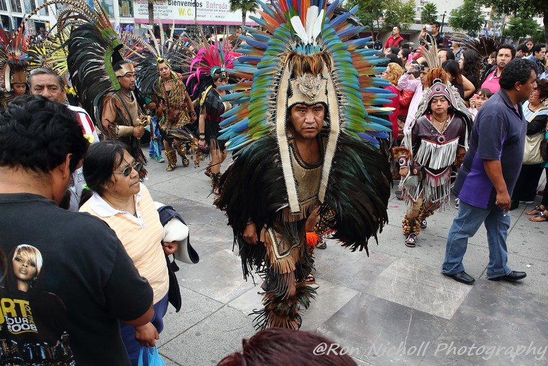 Basilica_Dancerando_Azteca_08nov2015_1085 [800x600 wmg12].JPG
