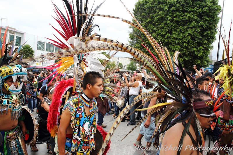 Basilica_Dancerando_Azteca_08nov2015_1126 [800x600 wmg12].JPG