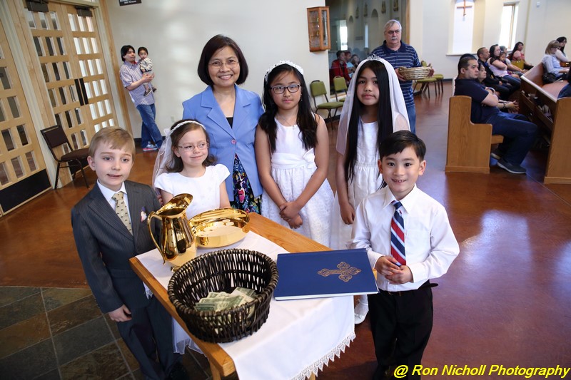 OLG_FirstCommunion_1730_17Apr_2016_0280 [800x600].JPG