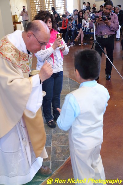 OLG_FirstCommunion_1130_17Apr_2016_0164 [800x600].JPG
