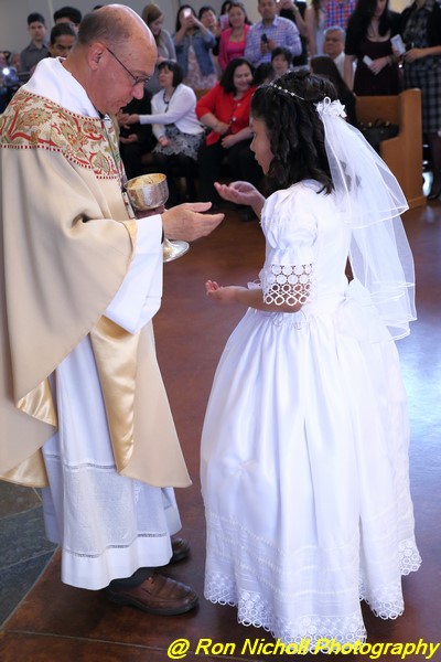 OLG_FirstCommunion_1130_17Apr_2016_0173 [800x600].JPG