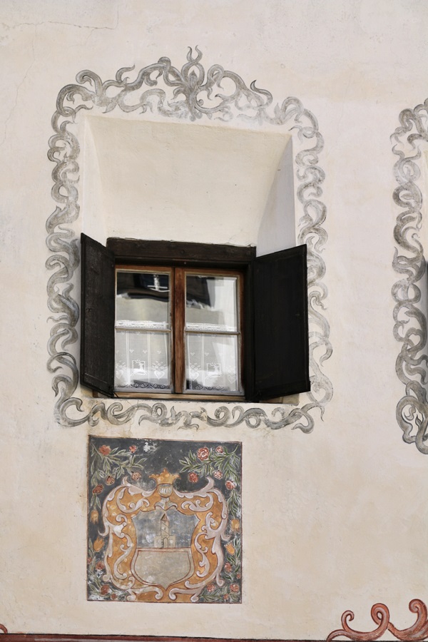 Guarda, Traditional houses in the Engadin