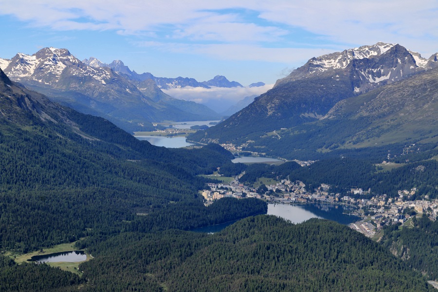 View from Mouttas Muragl