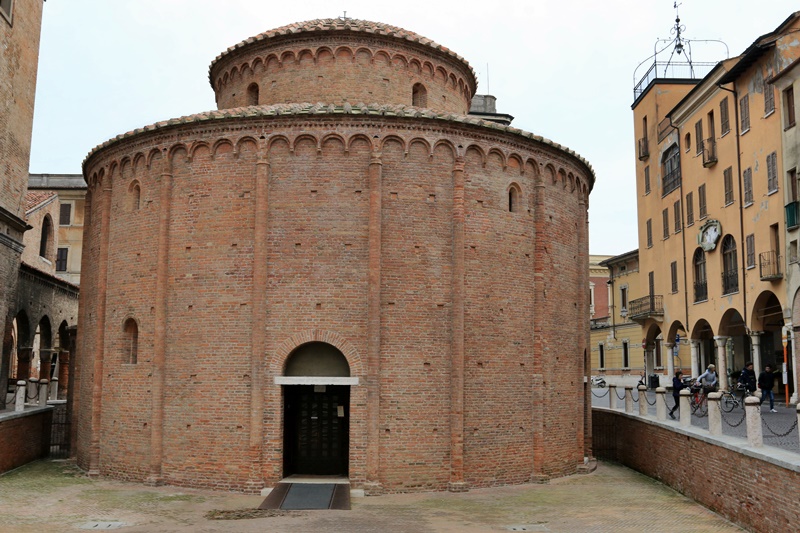 Mantova. Rotonda di San Lorenzo