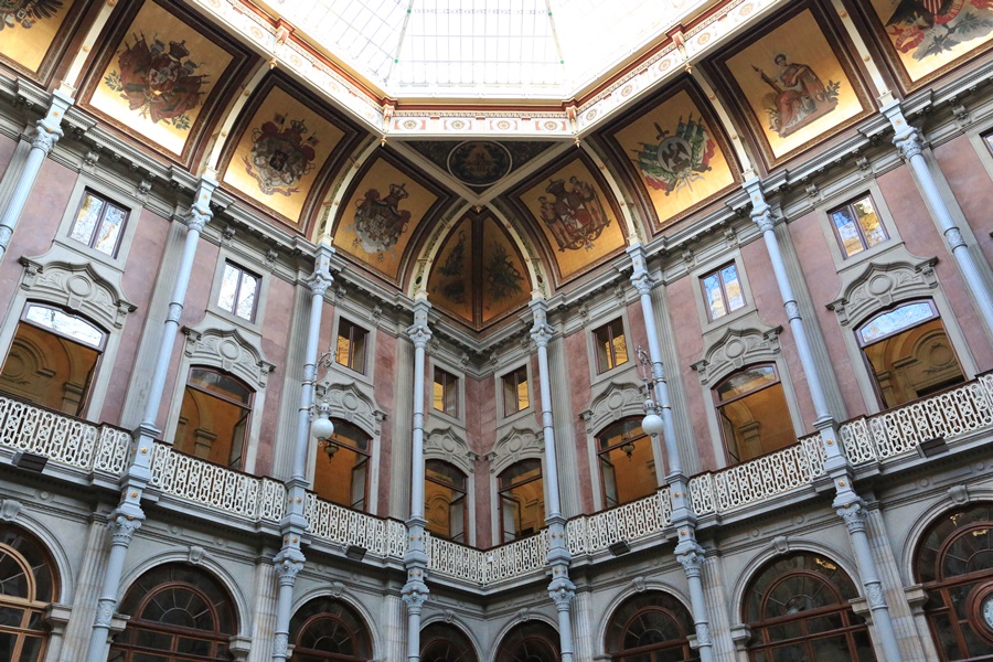 Porto. Palcio da Bolsa. Ptio das Naes