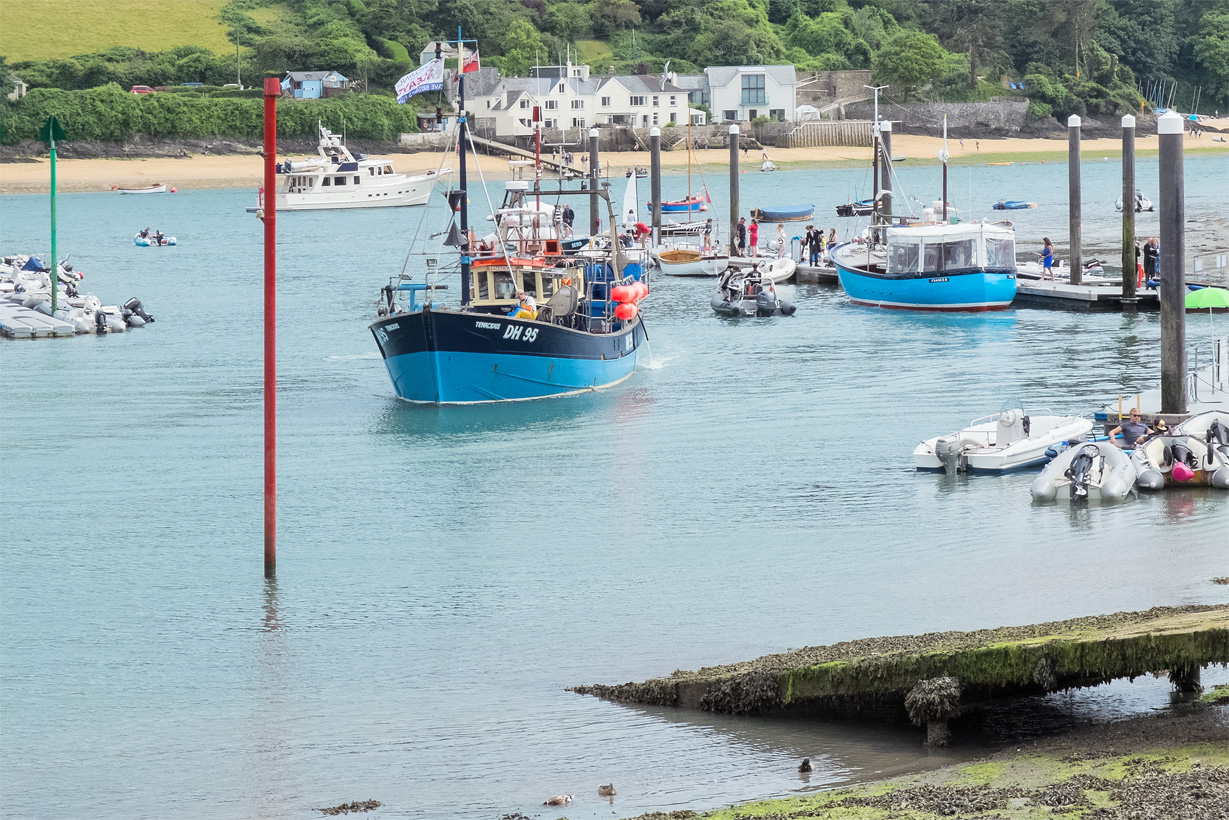 Week 28 - Tenacious passing Customs Quay.jpg
