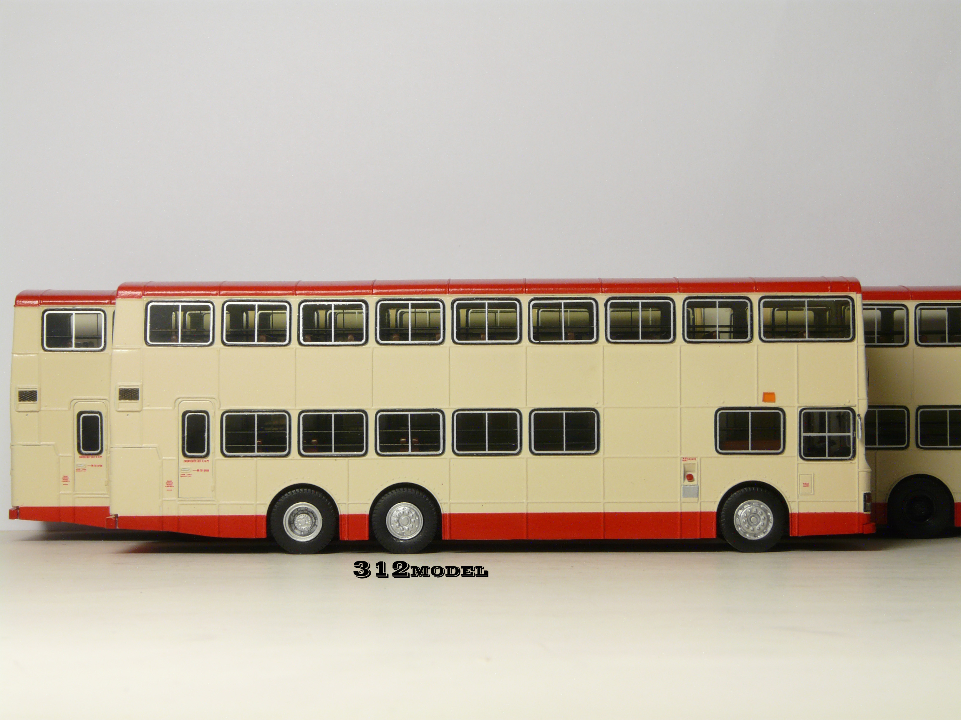 Dennis Dragon 12m with small destination box-0412.jpg