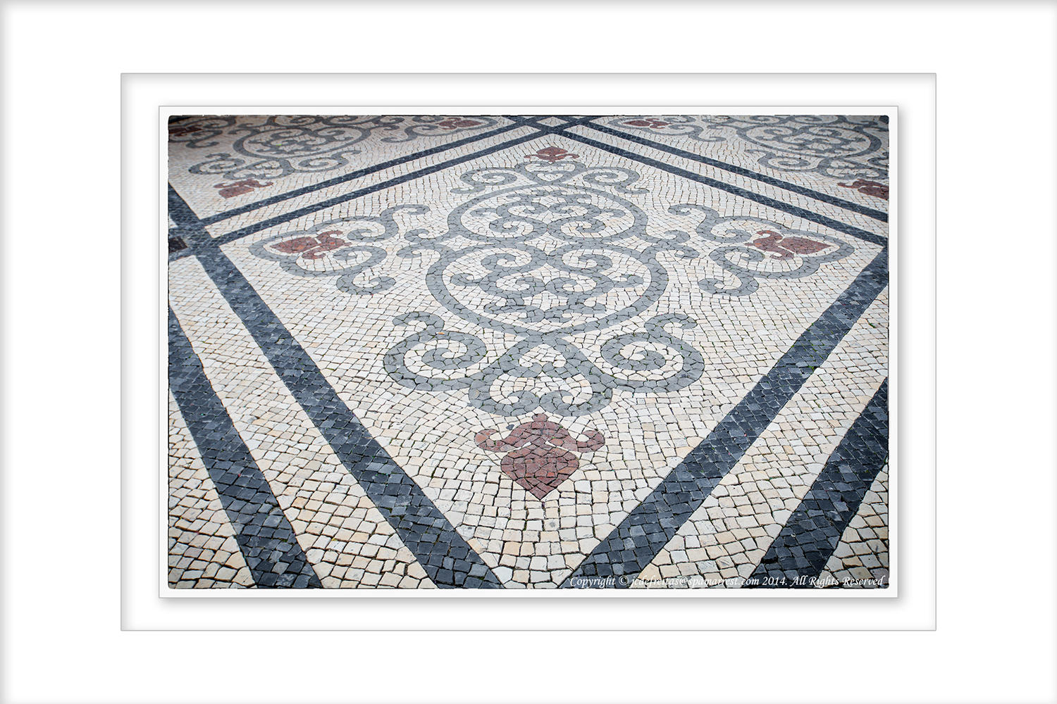 2014 - Calçada Portuguesa (cobblestones) - Faro, Algarve - Portugal